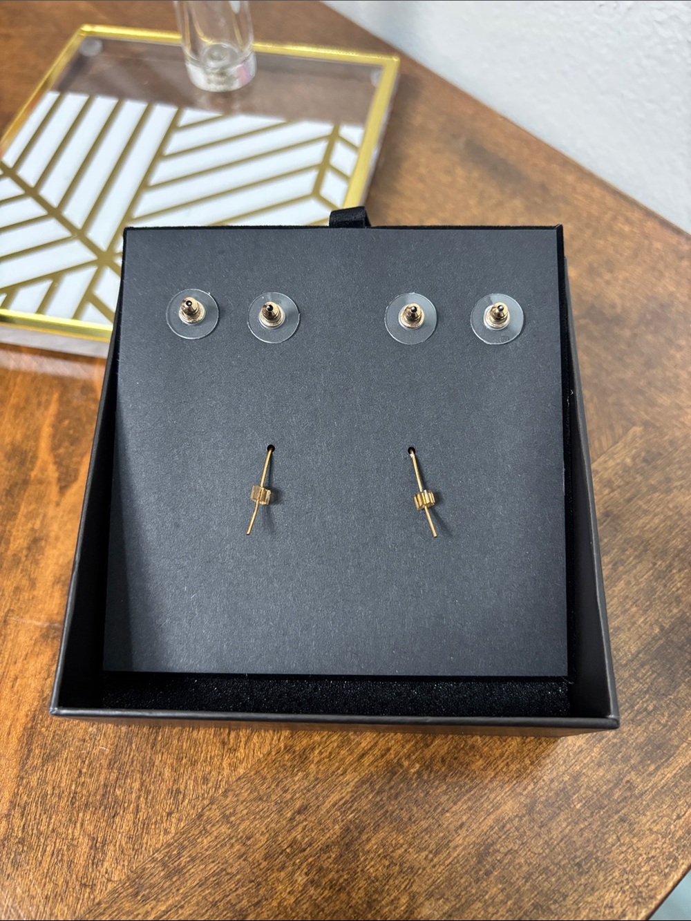 🔥Patricia Nash Earring Set (3pc) NEW in Black and Gold Signature Gift Box - Picture 4 of 6